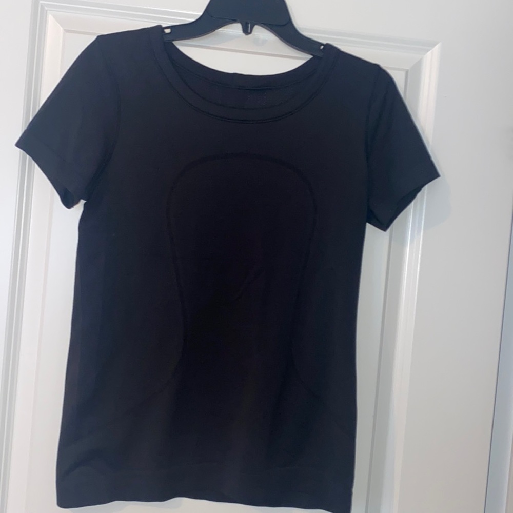 Lululemon T-shirt